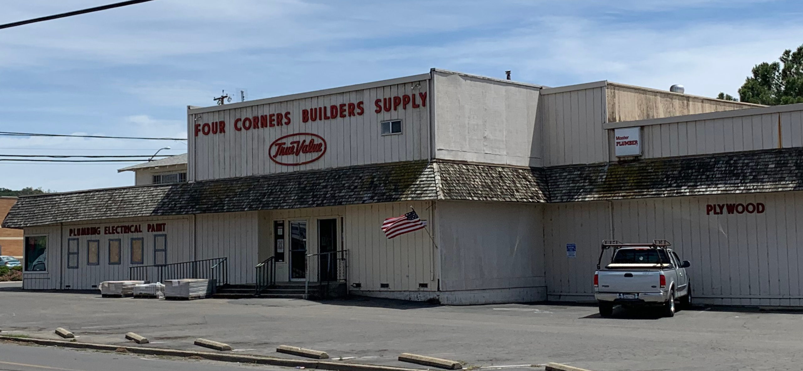 For Sale Four Corners Clearlake Lockehouse