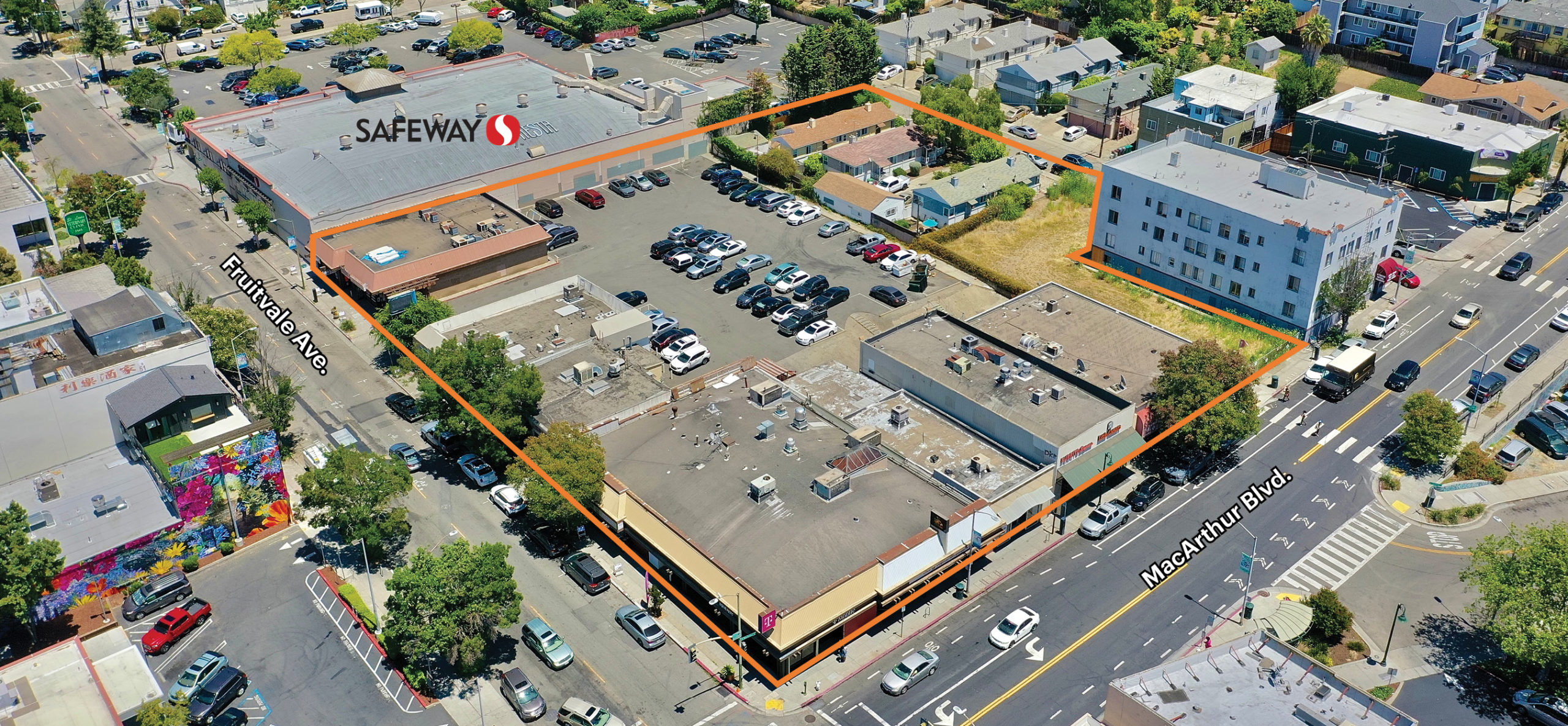 Value-Add / Redevelopment Opportunity in Dense Oakland Hills Neighborhood