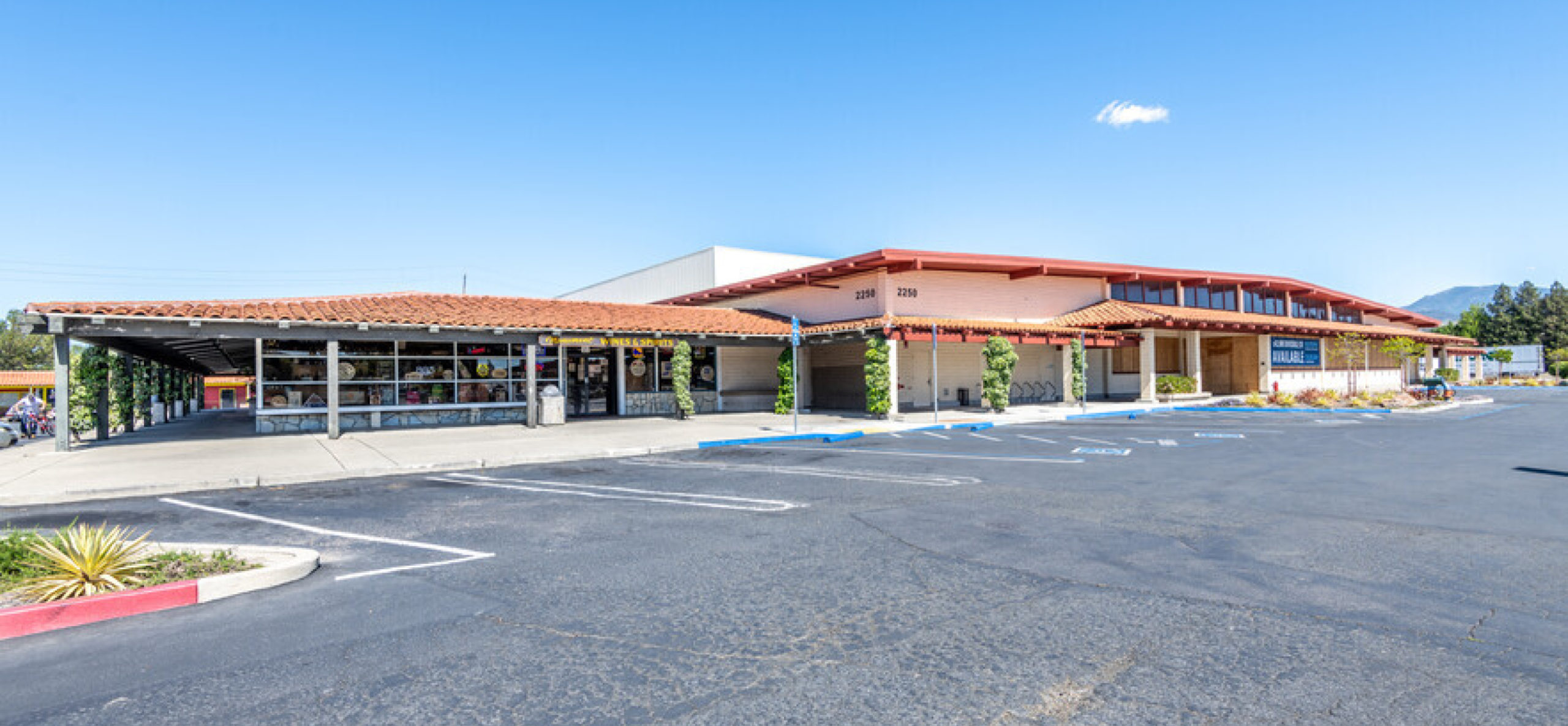 FOR LEASE | Four Corners Shopping Center